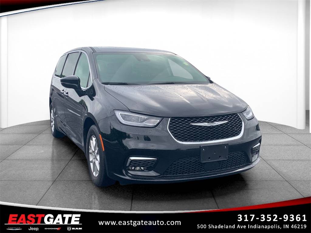 2024 Chrysler Pacifica Touring L — Minivan — 19,462 mi — Indianapolis, IN