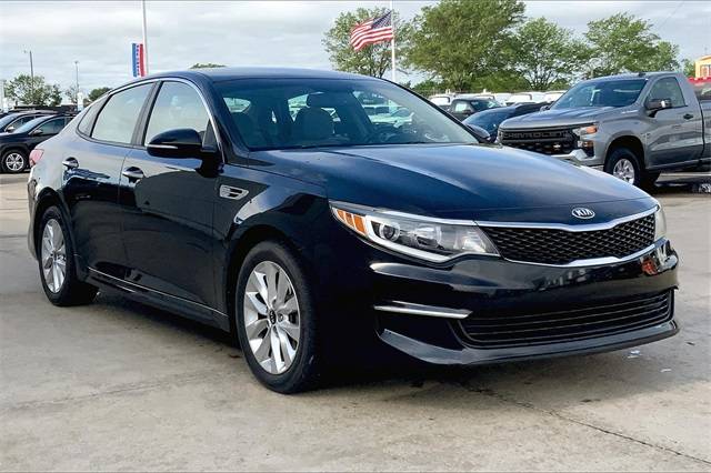 2018 Kia Optima LX — Sedan — 98,786 mi — Topeka, KS