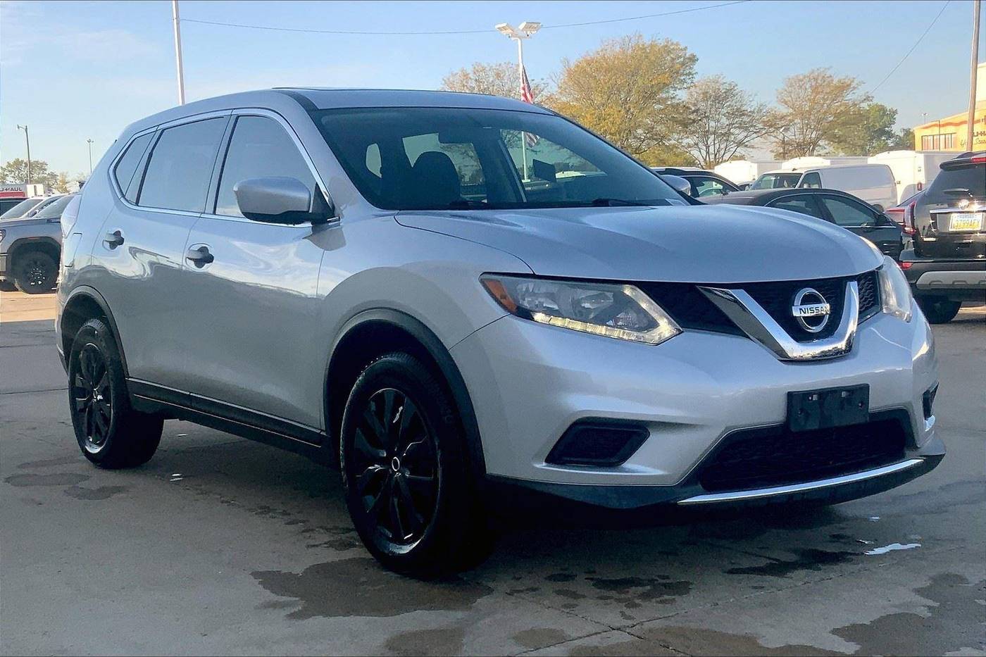 2016 Nissan Rogue S — SUV — 111,698 mi — Topeka, KS