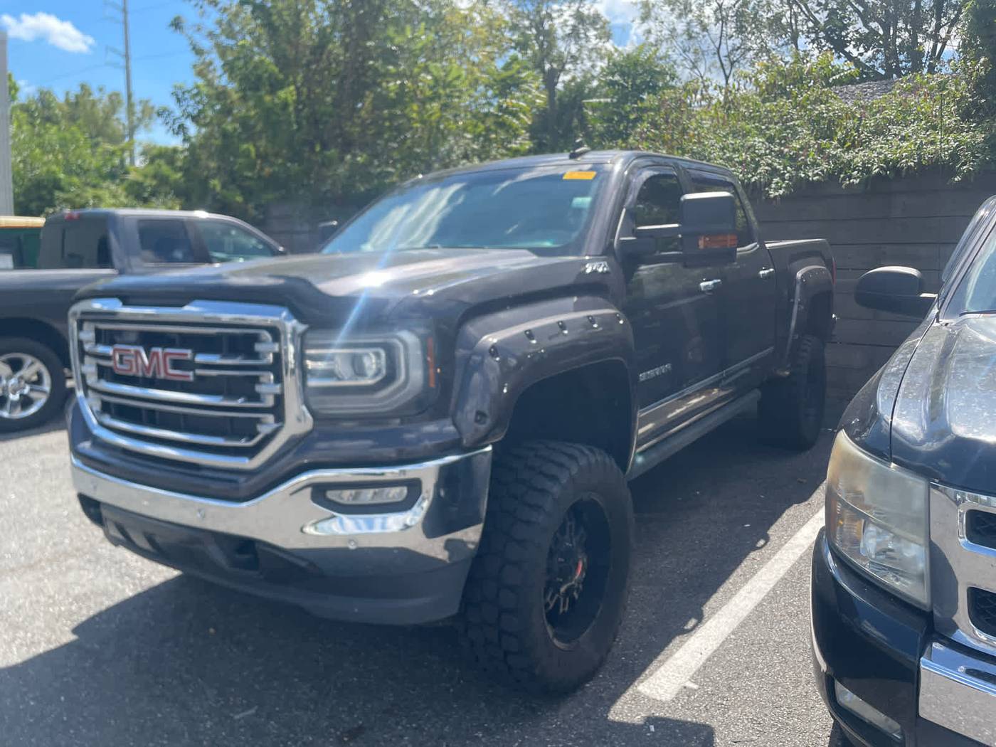 2016 GMC Sierra 1500 SLT — Pickup Truck — 94,513 mi — Newark, DE
