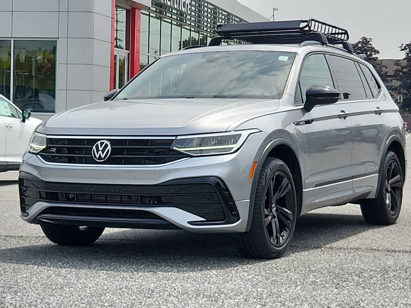 2023 Volkswagen Tiguan SE R-Line Black — SUV — 29,995 mi — Newark, DE