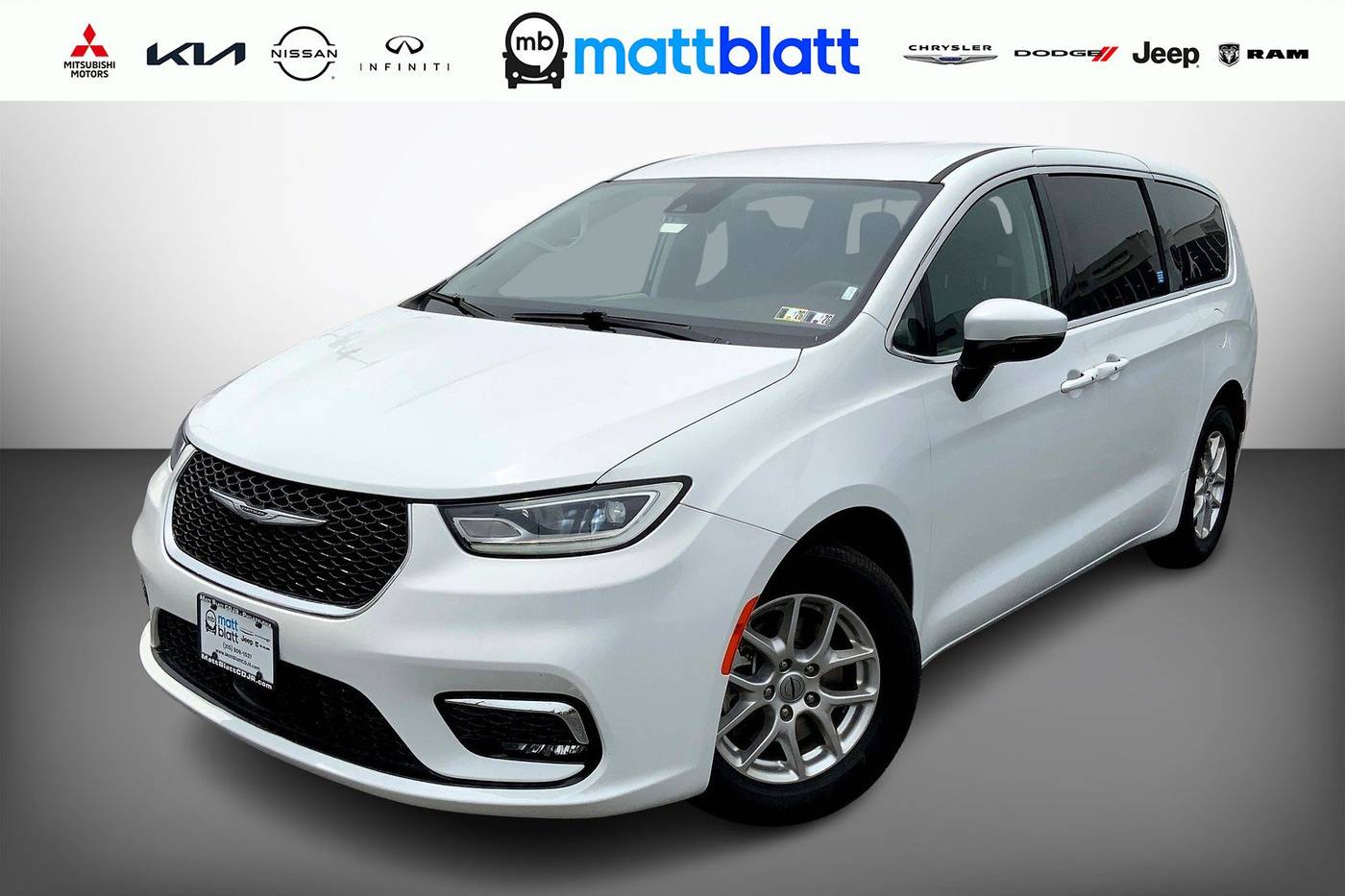 2023 Chrysler Pacifica Touring L — Minivan — 61,617 mi — Philadelphia, PA