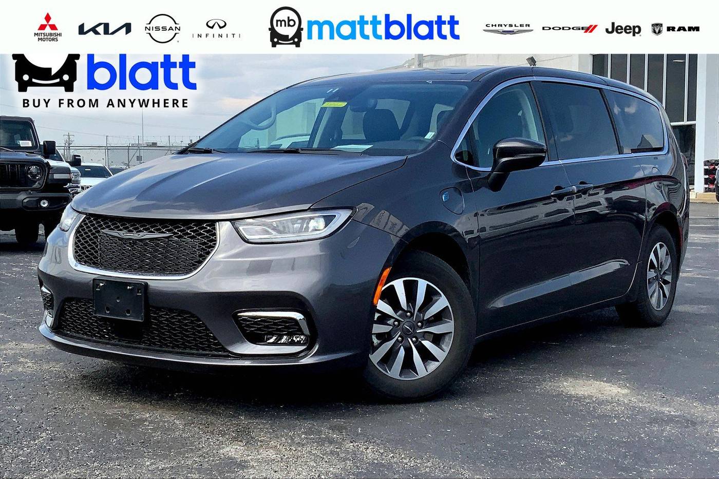2023 Chrysler Pacifica Hybrid Touring L — Minivan — 39,125 mi — Philadelphia, PA