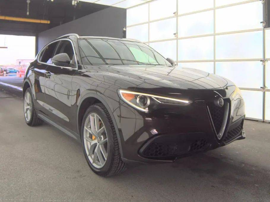 2018 Alfa Romeo Stelvio Ti