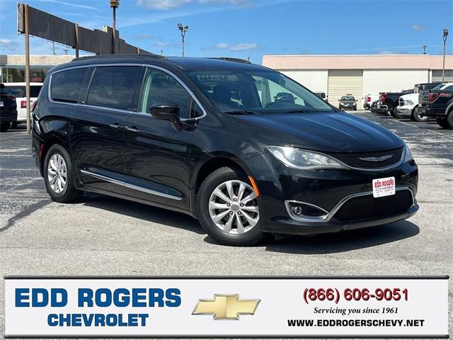 2017 Chrysler Pacifica Touring L — Minivan — 61,923 mi — Sparta, TN