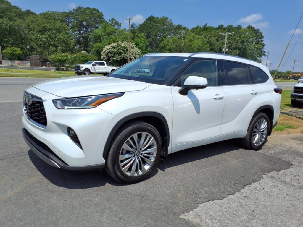 2024 Toyota Highlander Platinum — SUV — 14,633 mi — Hartselle, AL