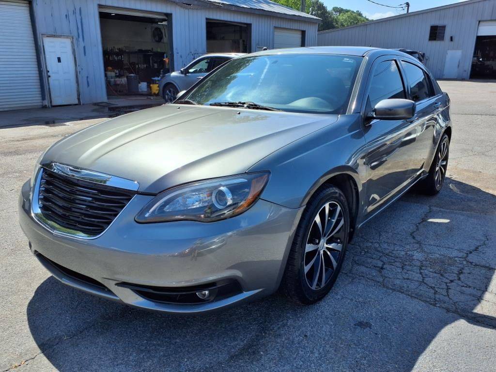2013 Chrysler 200 Touring — Sedan — 77,589 mi — Hartselle, AL