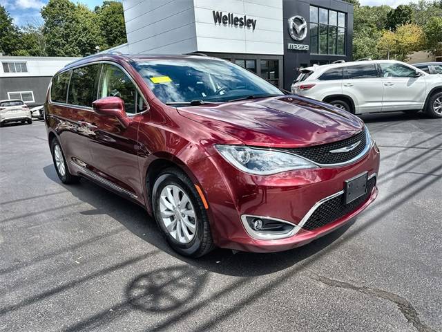 2019 Chrysler Pacifica Touring L — Minivan — 61,826 mi — Wellesley, MA
