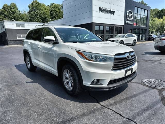 2015 Toyota Highlander LE V6 — SUV — 104,027 mi — Wellesley, MA