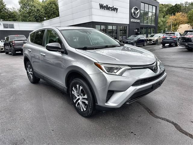 2018 Toyota RAV4 LE — SUV — 93,553 mi — Wellesley, MA