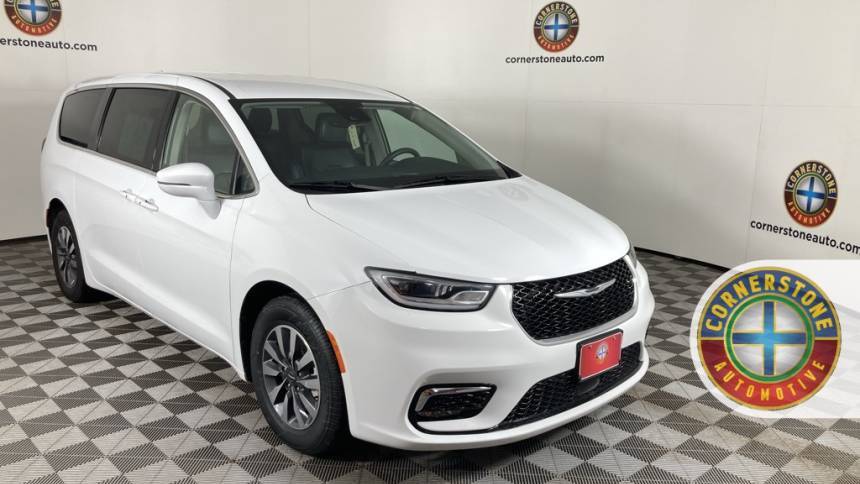 2022 Chrysler Pacifica Hybrid Touring L — Minivan — 71,068 mi — Elk River, MN
