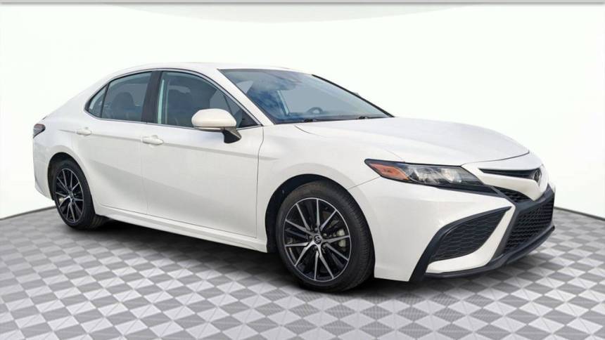 2022 Toyota Camry SE — Sedan — 61,328 mi — Orlando, FL