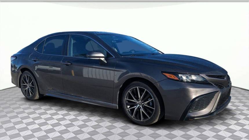2022 Toyota Camry SE — Sedan — 61,137 mi — Orlando, FL