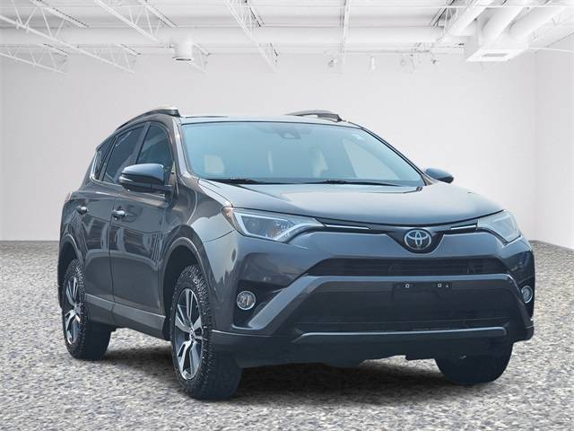 2017 Toyota RAV4 XLE — SUV — 124,111 mi — Arlington, VA