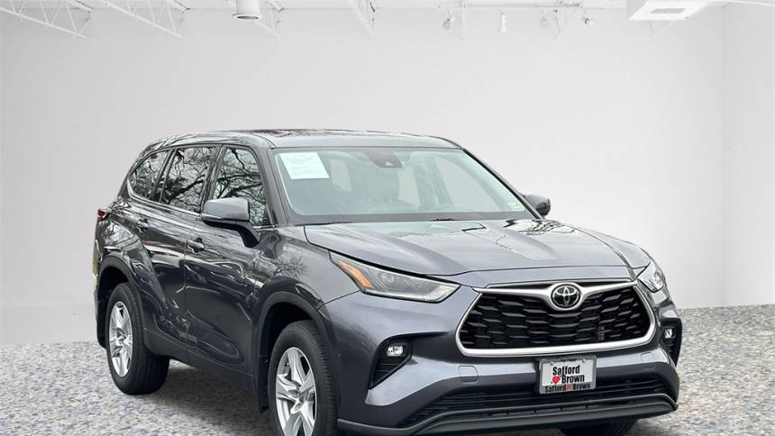 2021 Toyota Highlander LE — SUV — 31,827 mi — Fairfax, VA