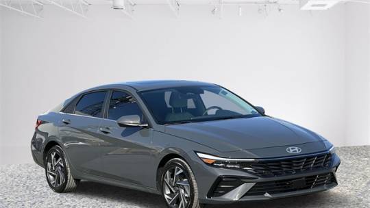 2025 Hyundai Elantra Hybrid Limited — Sedan — 1,978 mi — Leesburg, VA
