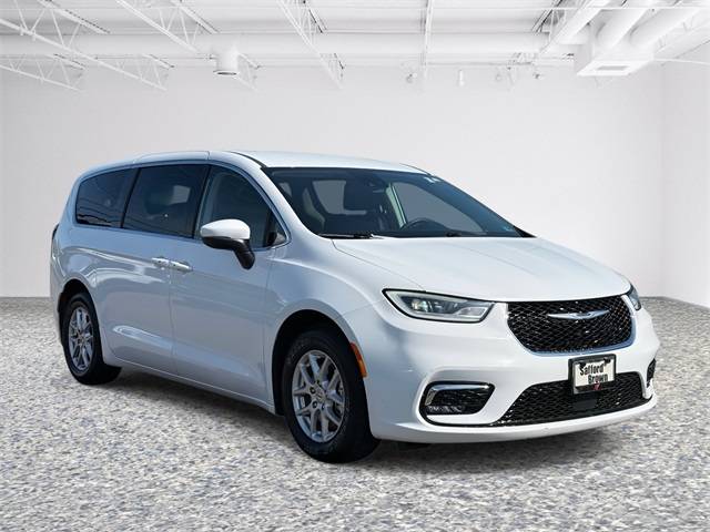 2023 Chrysler Pacifica Touring L — Minivan — 63,398 mi — Manassas, VA