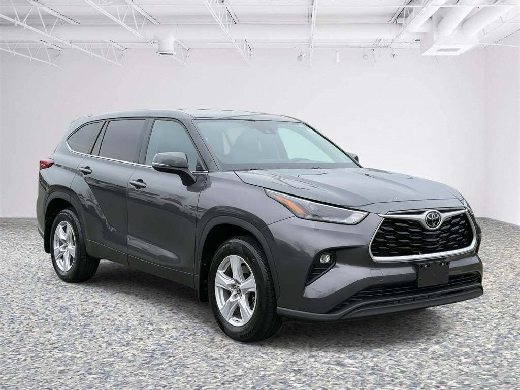 2022 Toyota Highlander LE — SUV — 68,599 mi — Sterling, VA
