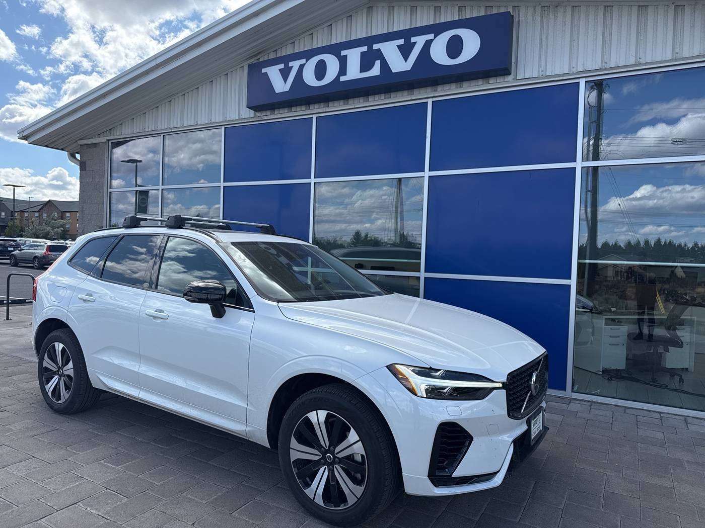 2025 Volvo XC60 Plug-In Hybrid Core — SUV — 3,345 mi — Bend, OR