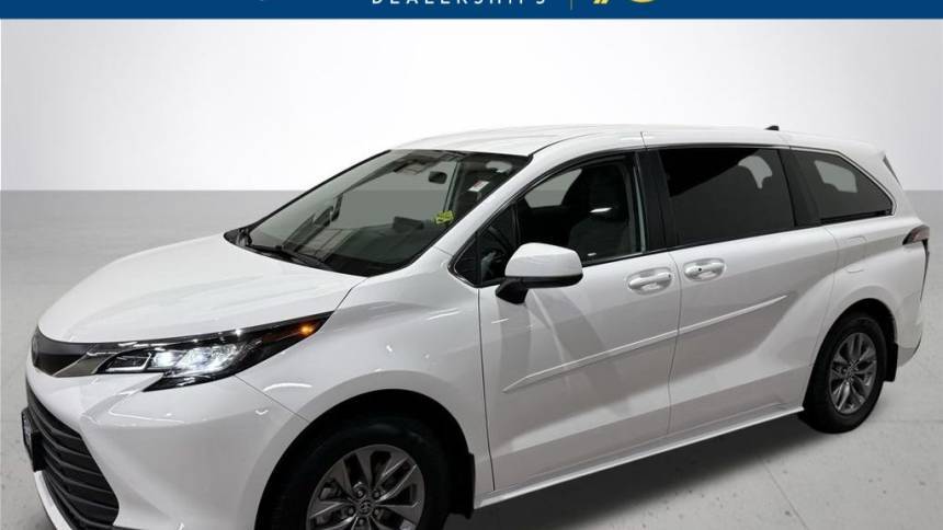 2023 Toyota Sienna LE — Minivan — 31,281 mi — Sandy, OR