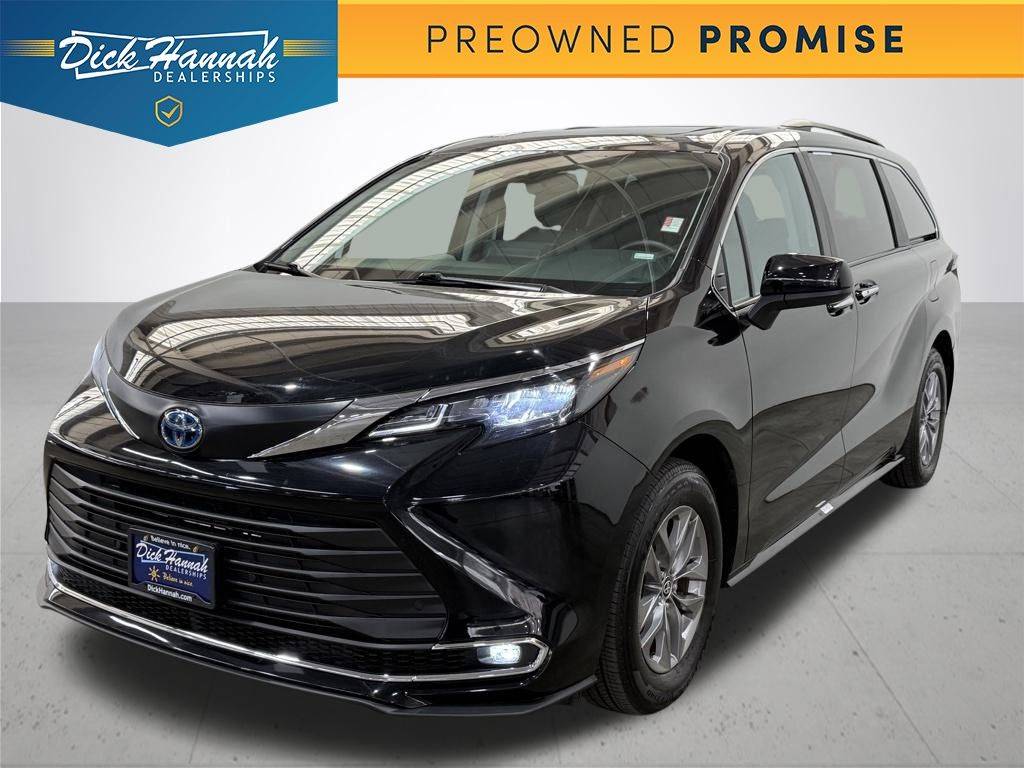 2024 Toyota Sienna XLE — Minivan — 10,658 mi — Sandy, OR