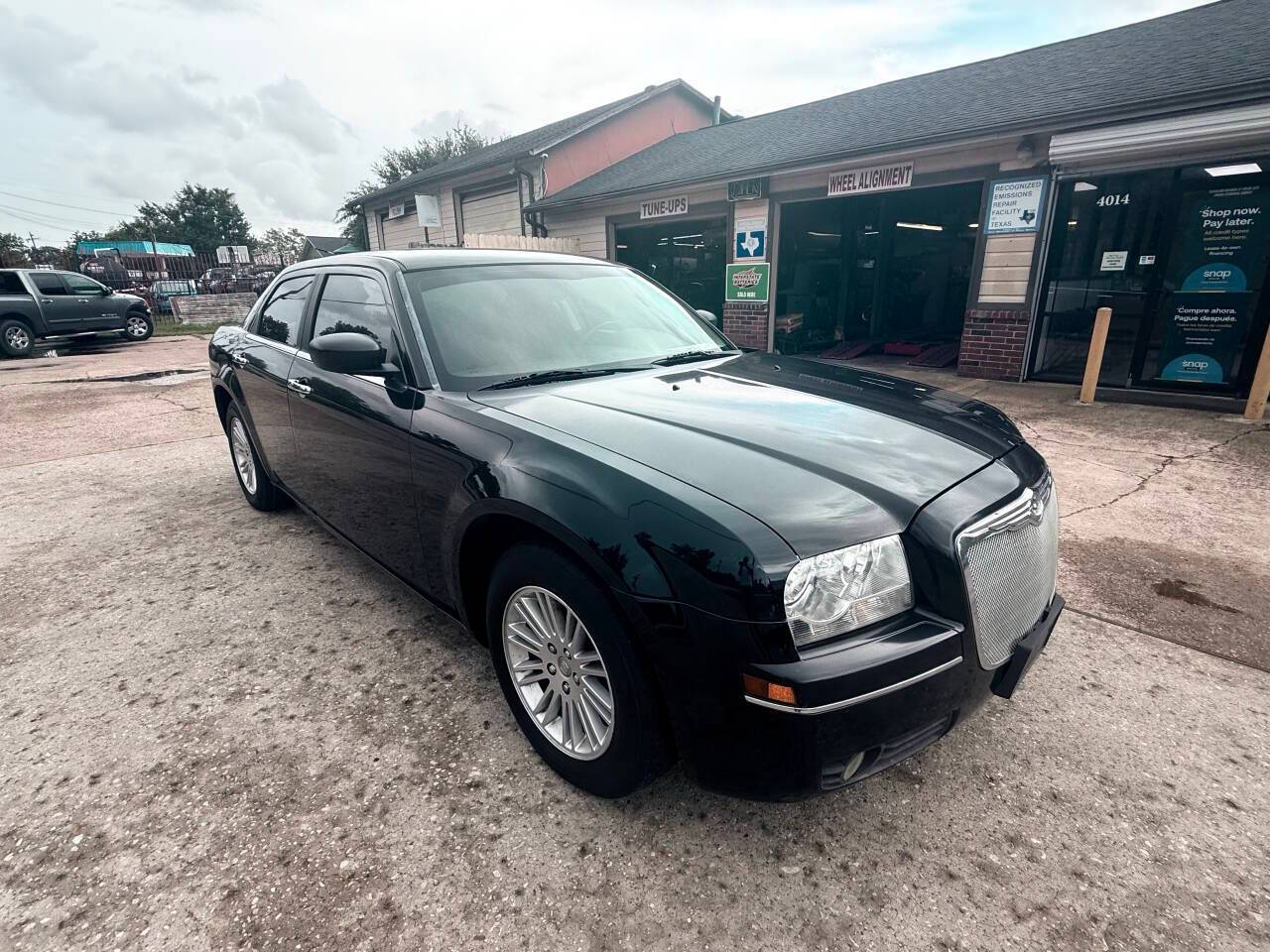 2010 Chrysler 300 Touring — Sedan — 139,378 mi — Houston, TX