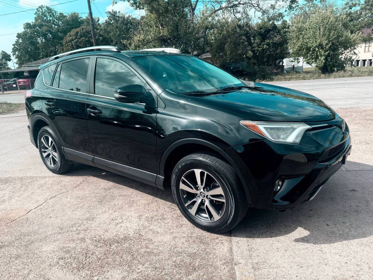 2018 Toyota RAV4 XLE — SUV — 138,597 mi — Houston, TX