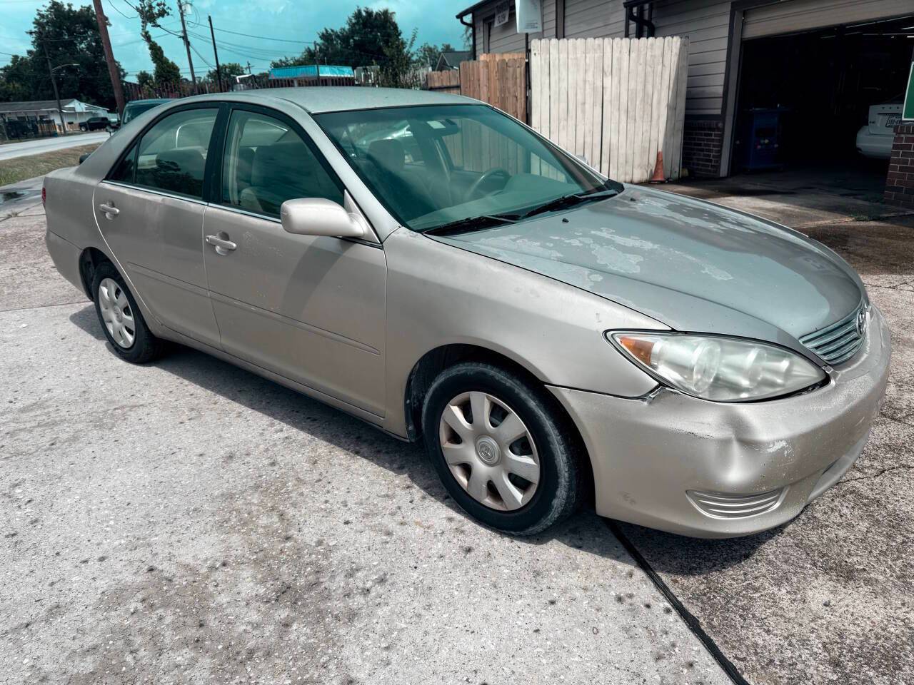 2005 Toyota Camry LE — Sedan — 168,262 mi — Houston, TX