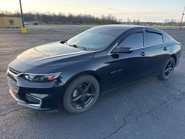 2017 Chevrolet Malibu LT — Sedan — 117,331 mi — Defiance, OH
