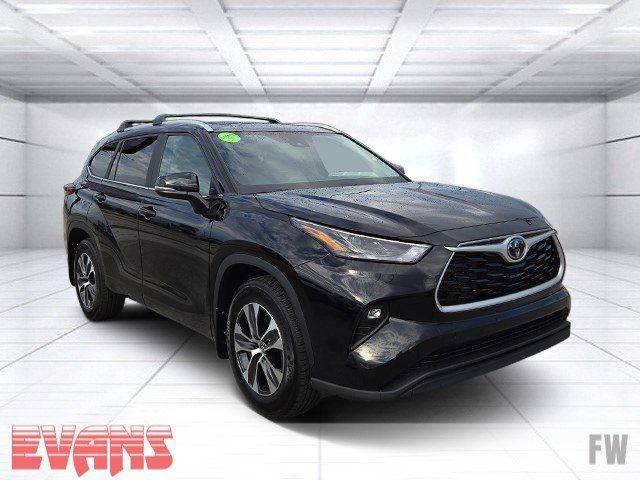 2023 Toyota Highlander XLE — SUV — 31,377 mi — Fort Wayne, IN