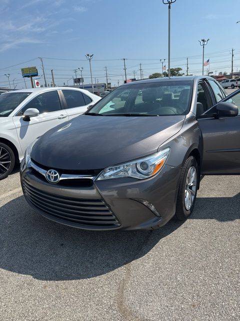 2016 Toyota Camry Hybrid LE — Sedan — 93,390 mi — Fort Wayne, IN