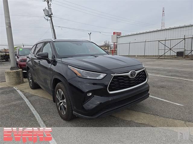 2023 Toyota Highlander XLE — SUV — 29,906 mi — Fort Wayne, IN