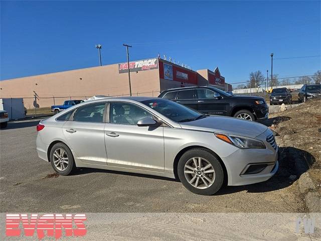 2016 Hyundai Sonata SE — Sedan — 133,359 mi — Fort Wayne, IN