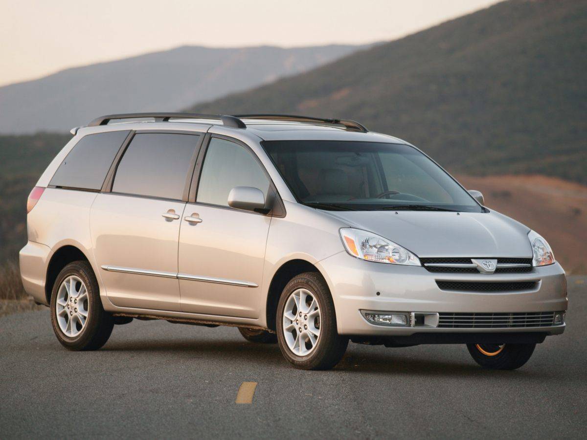 2005 Toyota Sienna XLE — Minivan — 124,592 mi — Hamden, CT