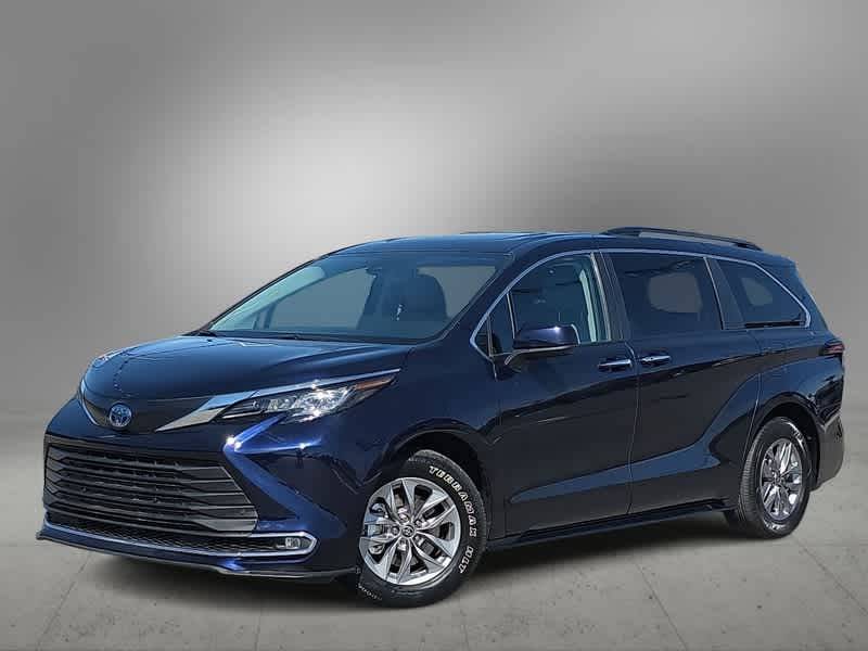 2023 Toyota Sienna XLE — Minivan — 36,011 mi — Las Vegas, NV