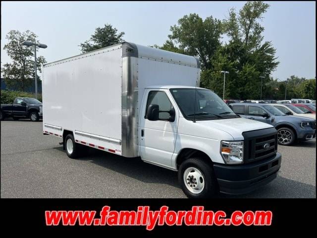 2024 Ford E-Series Cutaway Base — Chassis Cab Truck — 3,415 mi — Enfield, CT