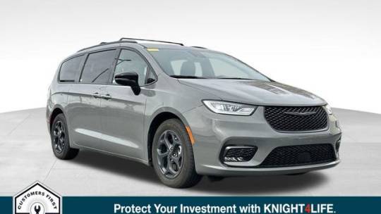 2023 Chrysler Pacifica Hybrid Limited — Minivan — 13,257 mi — Elk Grove, CA