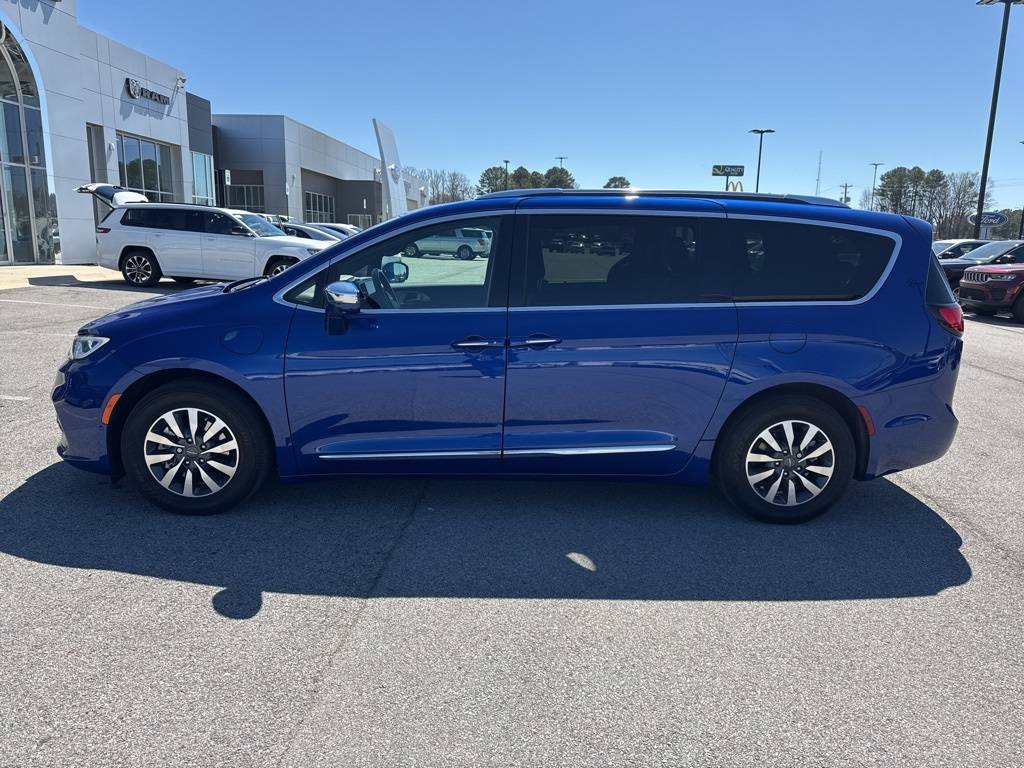 2021 Chrysler Pacifica Hybrid Limited — Minivan — 66,319 mi — Arab, AL