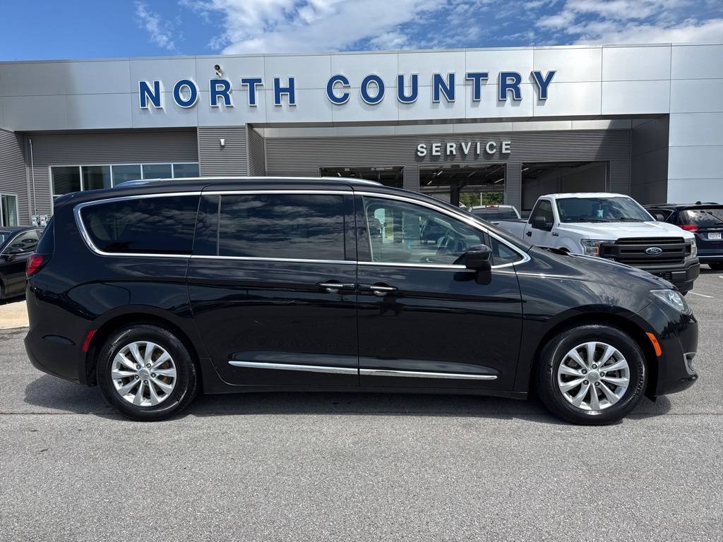 2018 Chrysler Pacifica Touring L — Minivan — 97,072 mi — Arab, AL