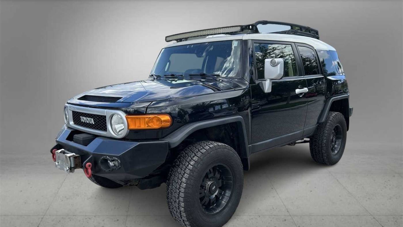 2014 Toyota FJ Cruiser Base