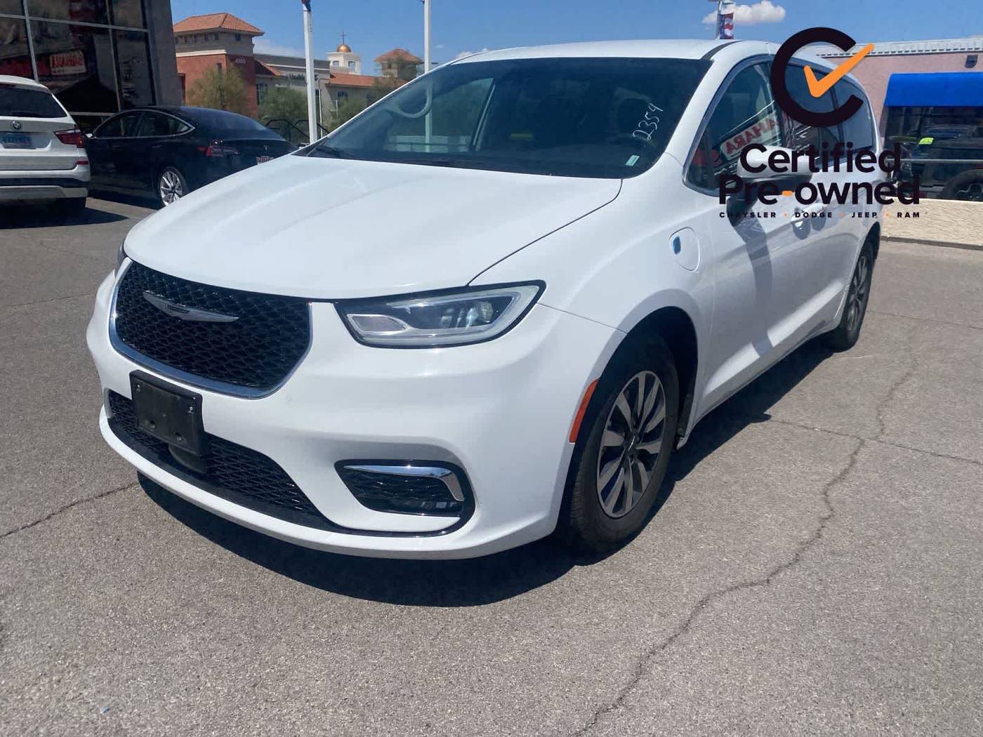 2023 Chrysler Pacifica Hybrid Touring L — Minivan — 56,171 mi — Las Vegas, NV