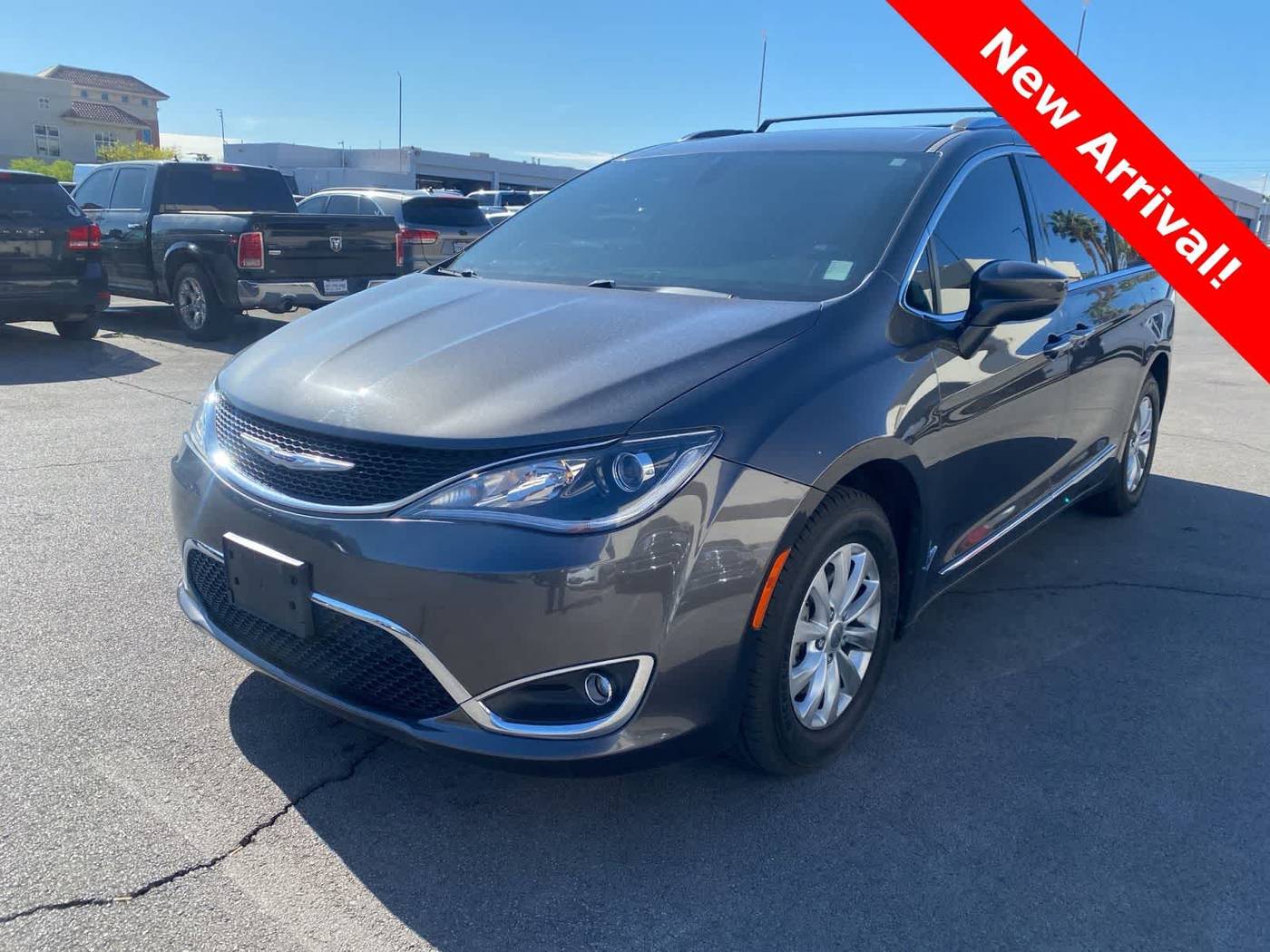 2019 Chrysler Pacifica Touring L — Minivan — 95,579 mi — Las Vegas, NV