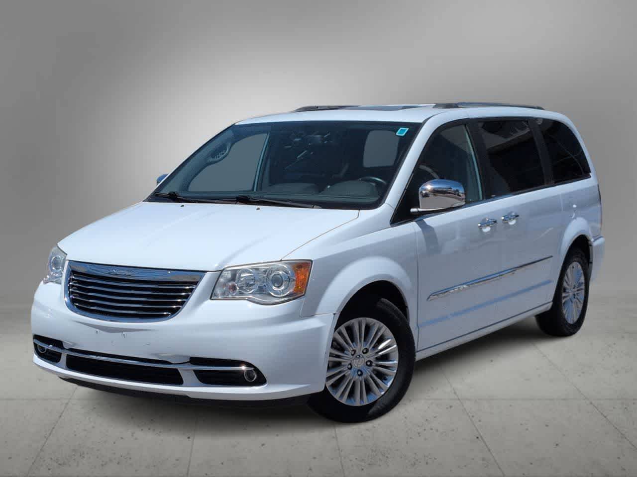 2014 Chrysler Town & Country Limited — Minivan — 79,561 mi — Las Vegas, NV
