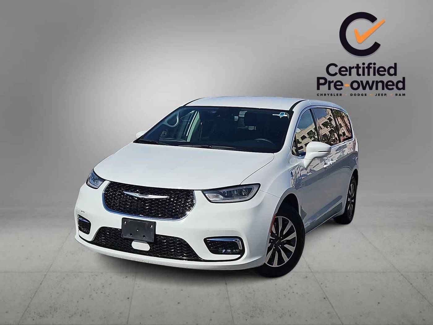 2022 Chrysler Pacifica Hybrid Touring L — Minivan — 64,763 mi — Las Vegas, NV