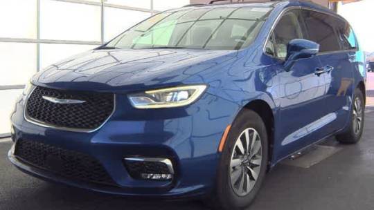 2021 Chrysler Pacifica Hybrid Touring L — Minivan — 75,270 mi — Las Vegas, NV
