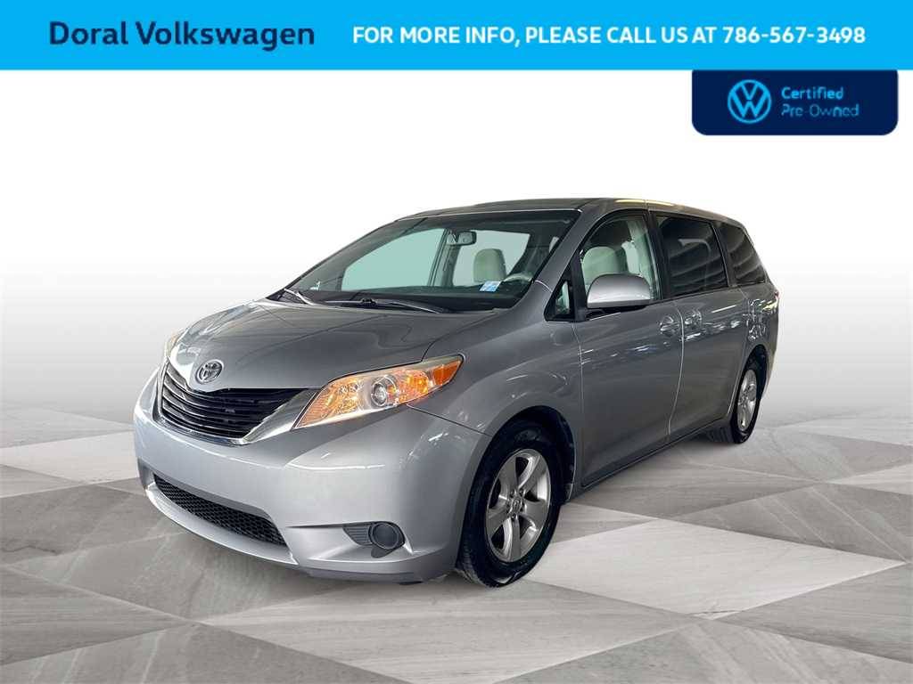2014 Toyota Sienna LE — Minivan — 88,333 mi — Doral, FL