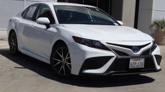 2022 Toyota Camry Hybrid SE — Sedan — 71,882 mi — Valencia, CA