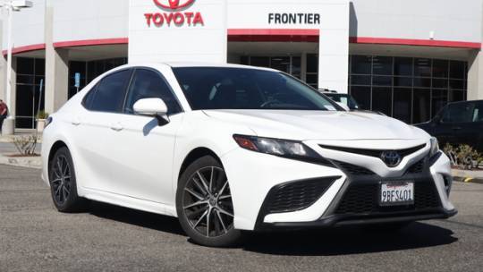 2022 Toyota Camry SE — Sedan — 22,650 mi — Valencia, CA