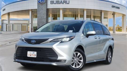 2024 Toyota Sienna XLE — Minivan — 25,974 mi — Buda, TX
