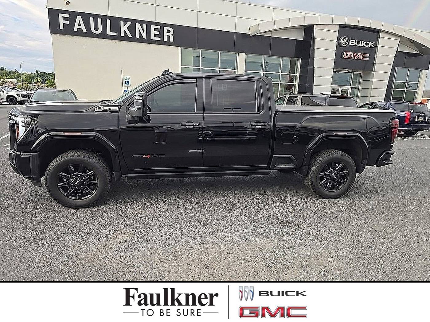 2024 GMC Sierra 2500HD AT4 — Pickup Truck — 9,988 mi — Harrisburg, PA